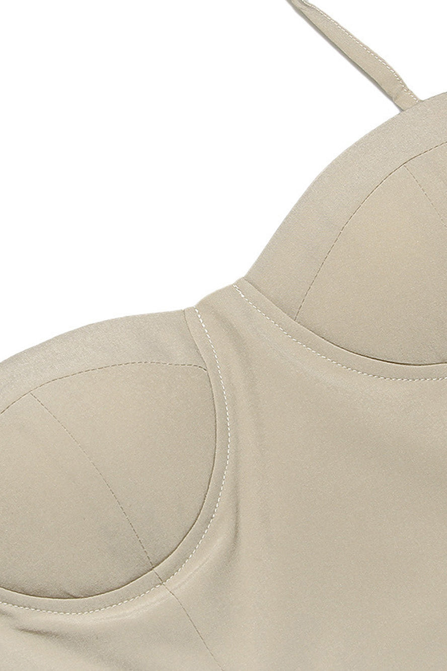 Beige satijnen midi dress met bustier top en zwierig rokgedeelte