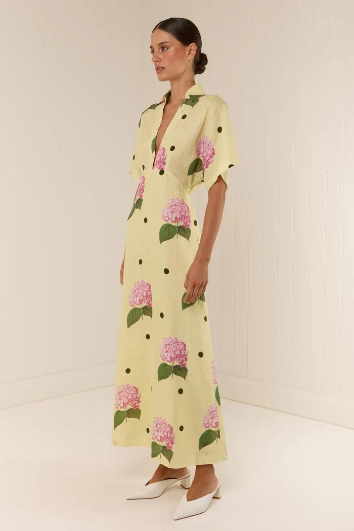 Marisa maxi jurk met Portofino polka dot print en bloemen, gele jurk met V-hals