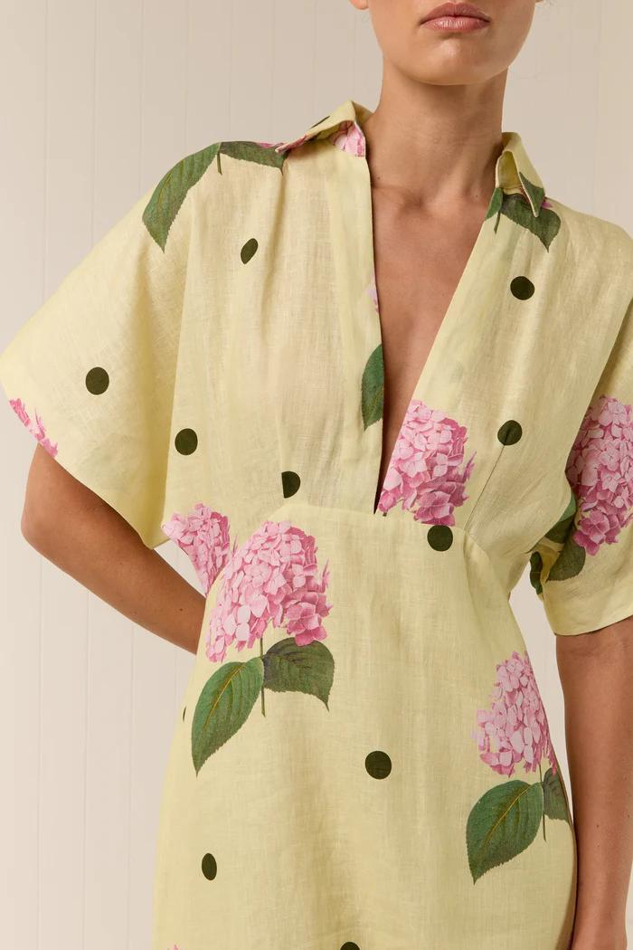 Marisa maxi jurk met Portofino polka dot print en bloemen, gele jurk met V-hals
