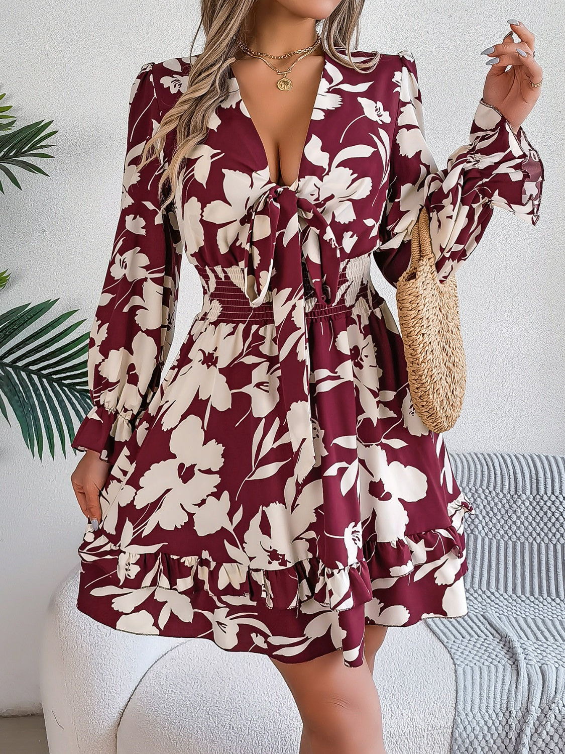 rode mini jurk met bloemenprint, diepe V-hals met strik en elastische taille – elegante damesjurk voor diner, vakantie en avond uit