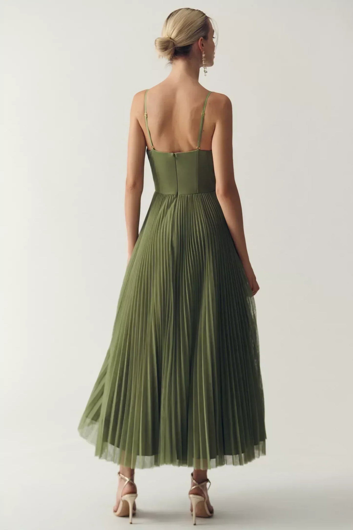 Donatella groene midi jurk met plissé rok en sweetheart halslijn