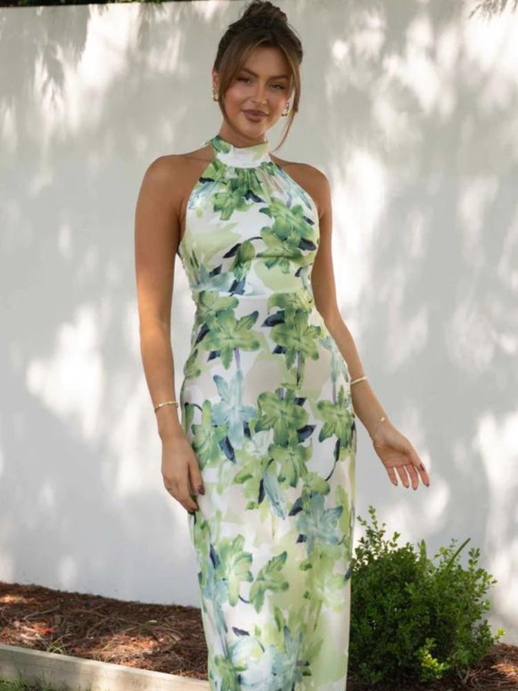 Groene satijnen halterneck midi jurk met bloemenprint en open rug – elegante damesjurk voor bruiloft, diner en zomerfeest