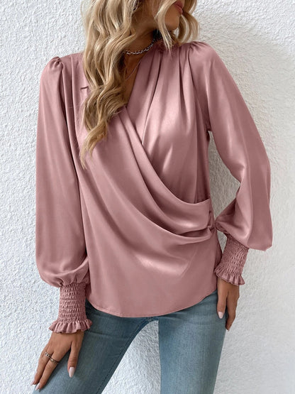 Isla satijnen overslagblouse in roze met lange mouwen voor dames