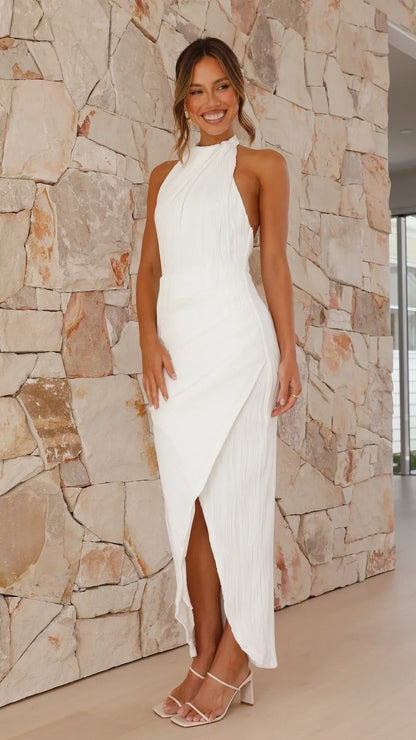 Lysandra witte midi jurk met halterneck en plissé details